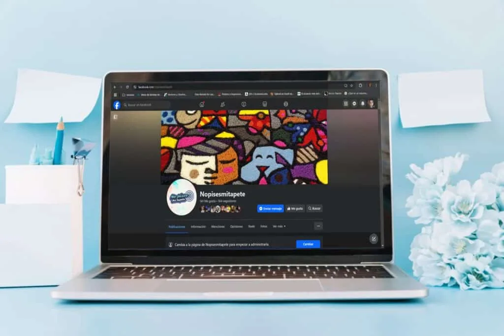 Siguenos en facebook