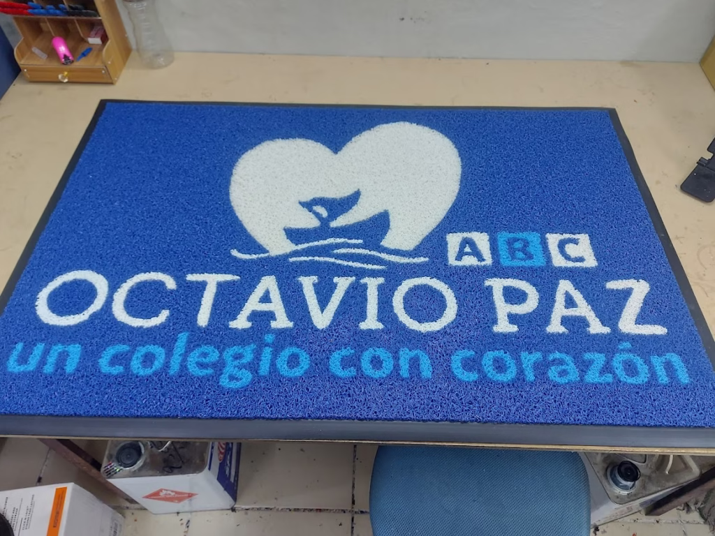 tapete con eslogan