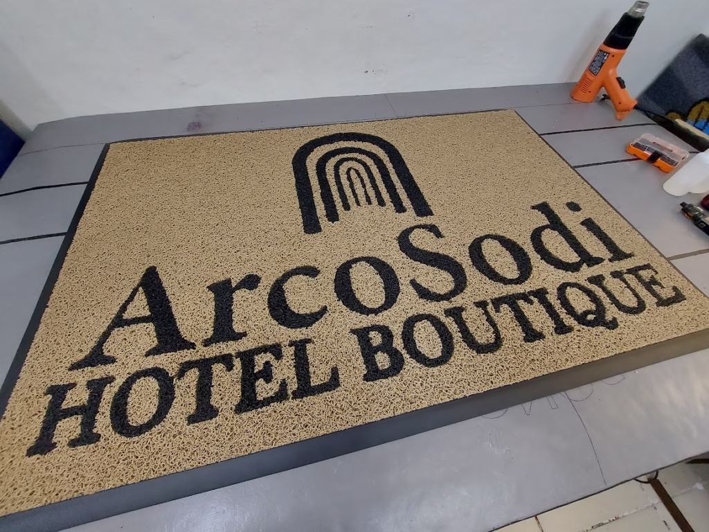 tapete para hotel arco sodi